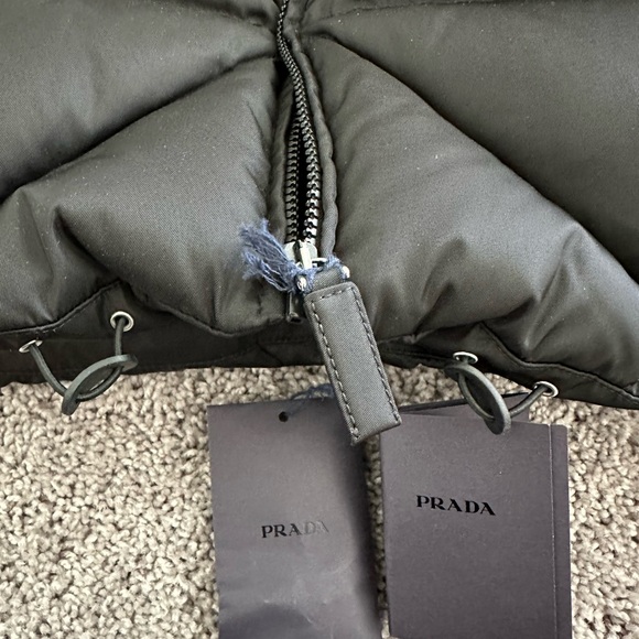 *Authentic* Prada Re-Nylon Gabardine Cropped Down Jacket - Picture 10 of 12